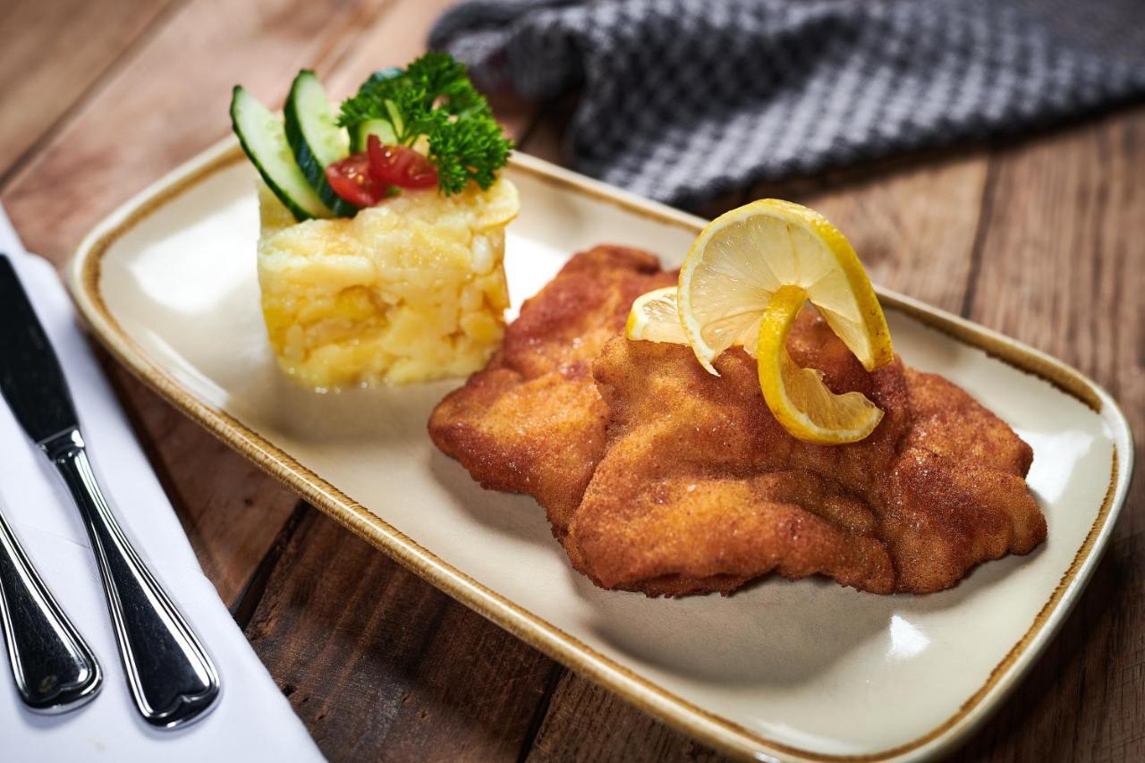 Der Schwan Hotel & Restaurant Schwanstetten Ngoại thất bức ảnh